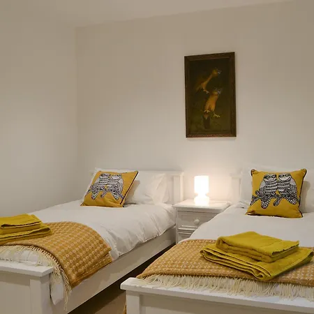 بيت للعطل The Coach House جراسمير
